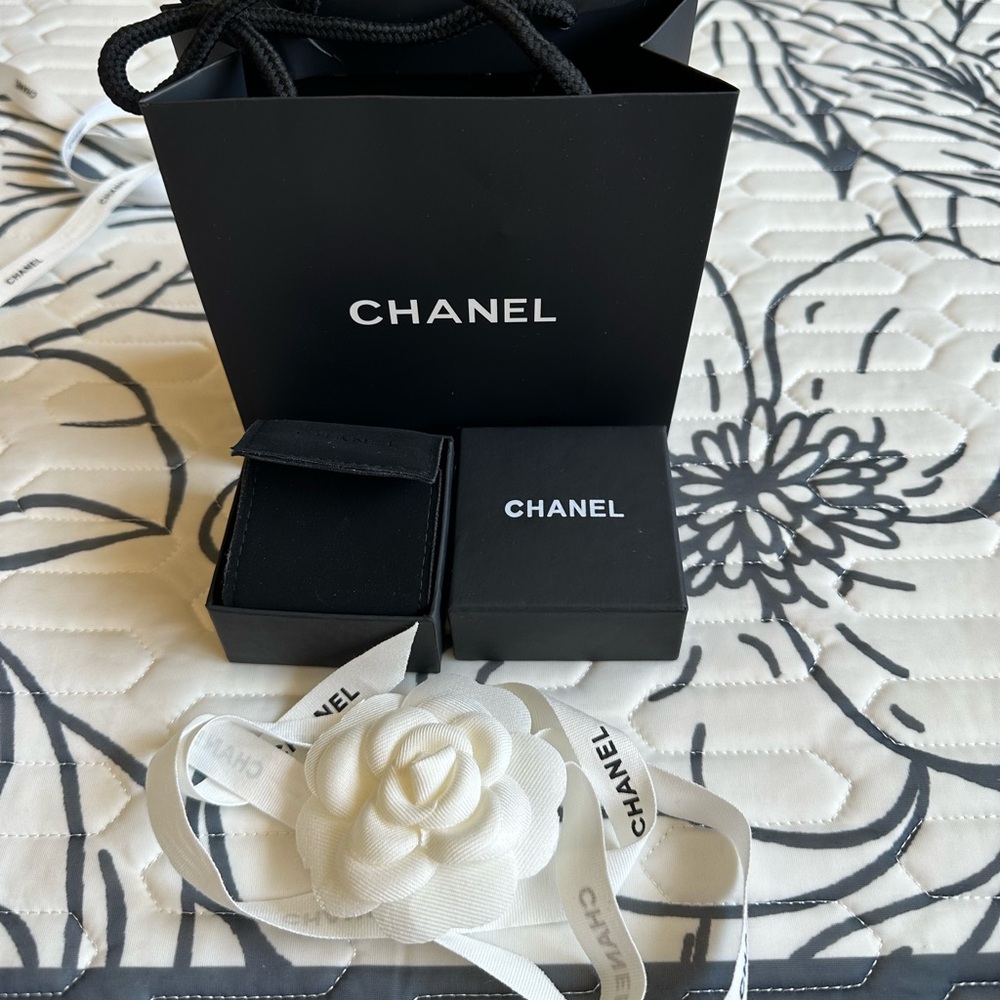 Chanel earrings gift set